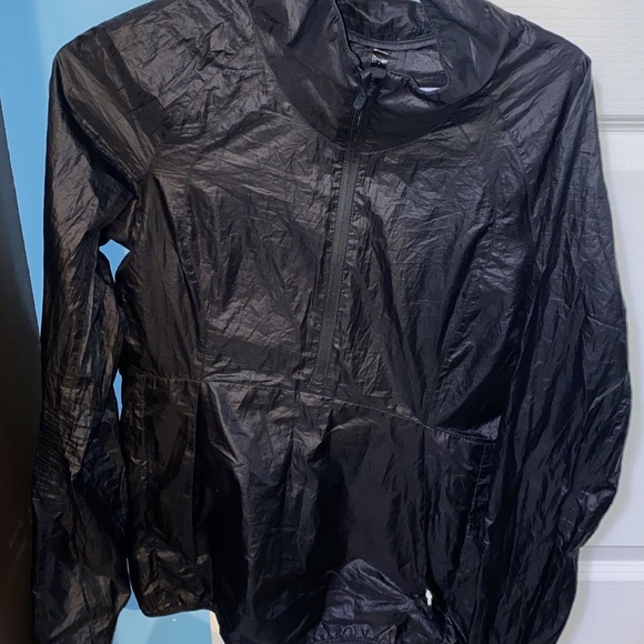 Lululemon Windbreaker - Picture 1 of 4